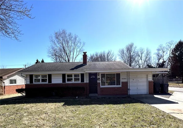 Photo 1 of Single family home for sale at 4202 Shirley Dr, Belleville, IL 62226 | MLS# 25014636 | Listing updated on 2025-03-13