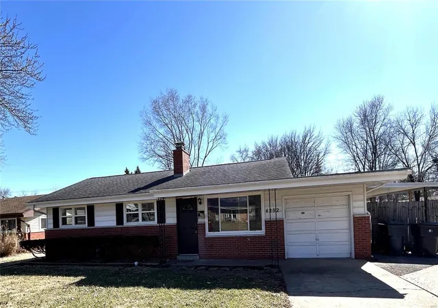 Photo 2 of Single family home for sale at 4202 Shirley Dr, Belleville, IL 62226 | MLS# 25014636 | Listing updated on 2025-03-13