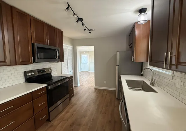 Photo 3 of Single family home for sale at 6437 Vita Dr, Saint Louis, MO 63123 | MLS# 25014644 | Listing updated on 2025-03-18