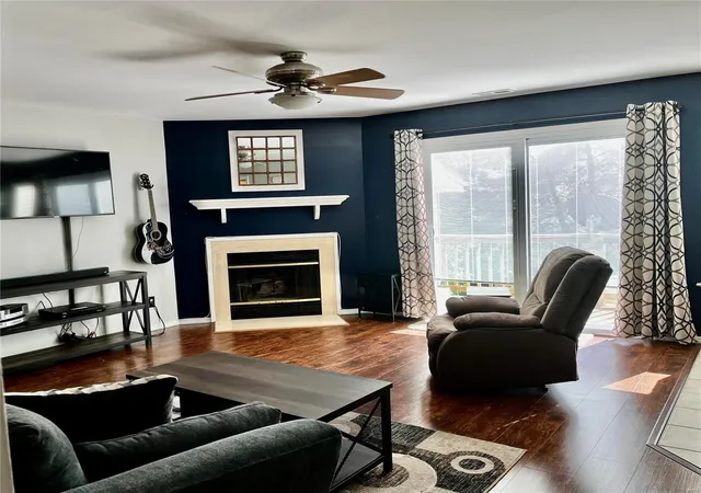 Photo 3 of Condo for sale at 1031 Sugar Crk Ct #8, Saint Peters, MO 63376 | MLS# 25014708 | Listing updated on 2025-03-17