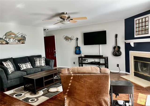 Photo 4 of Condo for sale at 1031 Sugar Crk Ct #8, Saint Peters, MO 63376 | MLS# 25014708 | Listing updated on 2025-03-17