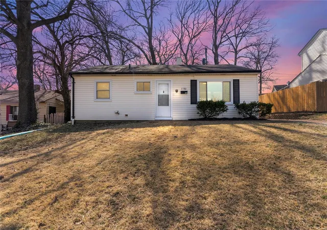 Photo 1 of Single family home for sale at 7780 Williams Ct, Saint Louis, MO 63143 | MLS# 25014729 | Listing updated on 2025-03-17