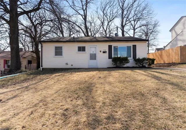Photo 2 of Single family home for sale at 7780 Williams Ct, Saint Louis, MO 63143 | MLS# 25014729 | Listing updated on 2025-03-17