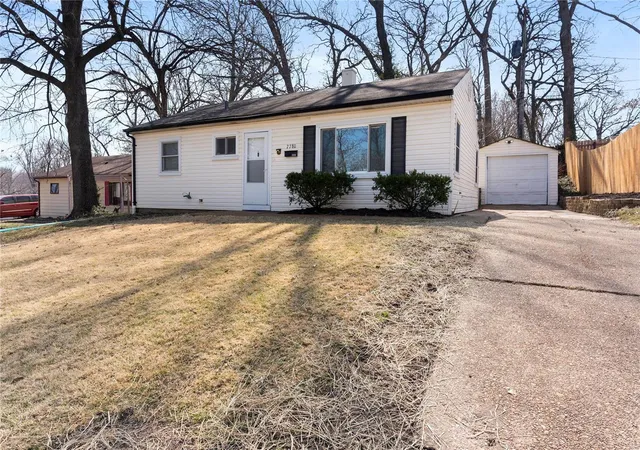 Photo 3 of Single family home for sale at 7780 Williams Ct, Saint Louis, MO 63143 | MLS# 25014729 | Listing updated on 2025-03-17