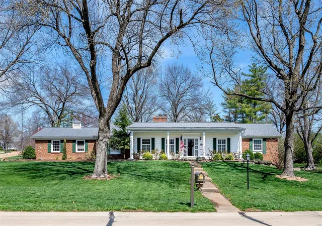 Photo 1 of Single family home for sale at 12015 Berkley Manor Dr, Saint Louis, MO 63131 | MLS# 25014732 | Listing updated on 2025-03-28