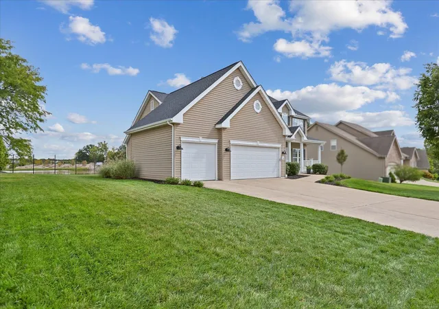 Photo 3 of Single family home for sale at 115 Fox Hvn Dr, O Fallon, MO 63368 | MLS# 25014741 | Listing updated on 2025-03-19