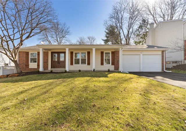Photo 1 of Single family home for sale at 1512 Shadyside Ln, Saint Louis, MO 63146 | MLS# 25014882 | Listing updated on 2025-03-20