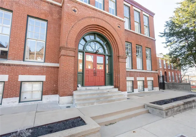 Listing Photo 3 - Condo for sale in building located at 2216 Sidney St, St. Louis, MO 63104 - Unit #10