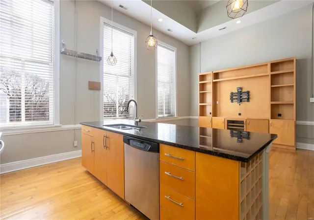 Listing Photo 4 - Condo for sale in building located at 2216 Sidney St, St. Louis, MO 63104 - Unit #10