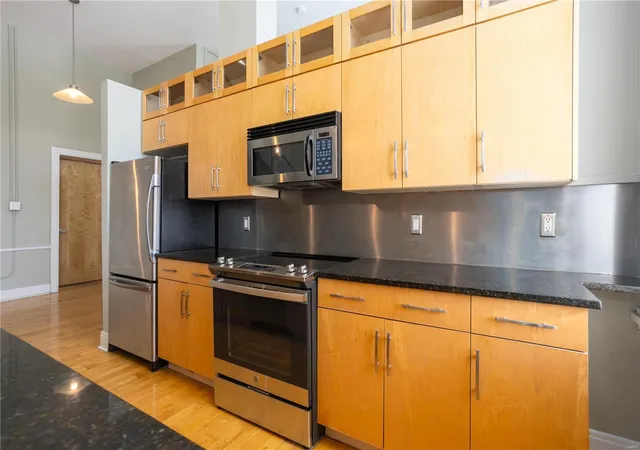 Listing Photo 5 - Condo for sale in building located at 2216 Sidney St, St. Louis, MO 63104 - Unit #10