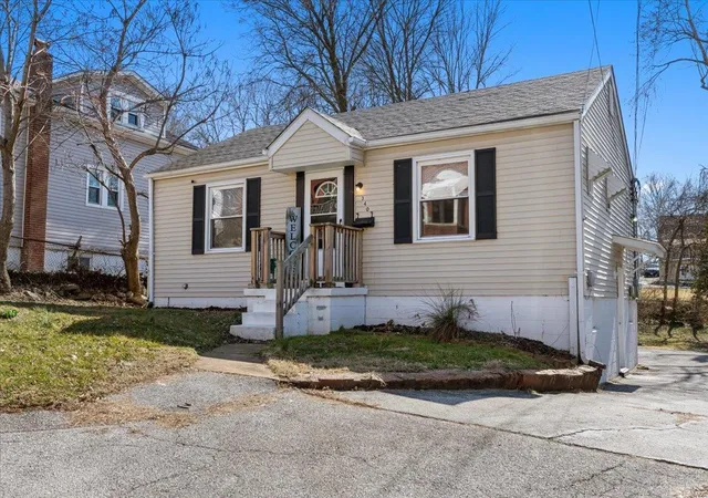 Photo 1 of Single family home for sale at 340 Lagro Ave, Saint Louis, MO 63125 | MLS# 25014914 | Listing updated on 2025-03-13