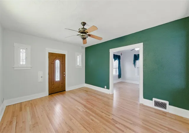 Photo 3 of Single family home for sale at 4079 Quincy St, Saint Louis, MO 63116 | MLS# 25014918 | Listing updated on 2025-03-26