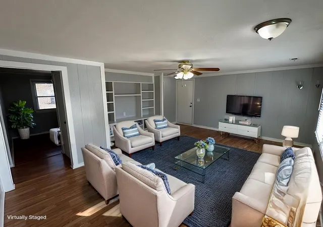Photo 2 of Single family home for sale at 5003 Terry Dr, Alton, IL 62002 | MLS# 25014935 | Listing updated on 2025-03-15