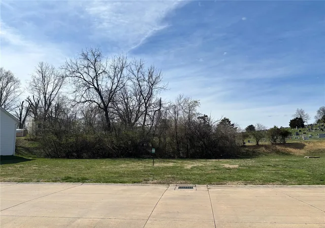 Photo 3 of Land for sale at 0 Pacific Ests Dr, Pacific, MO 63069 | MLS# 25014960 | Listing updated on 2025-03-27