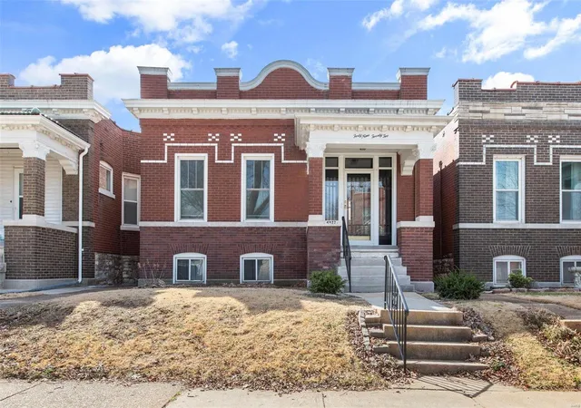 Photo 1 of Single family home for sale at 4922 Lisette Ave, Saint Louis, MO 63109 | MLS# 25014989 | Listing updated on 2025-03-13
