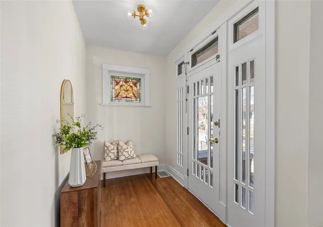 Photo 2 of Single family home for sale at 4922 Lisette Ave, Saint Louis, MO 63109 | MLS# 25014989 | Listing updated on 2025-03-13