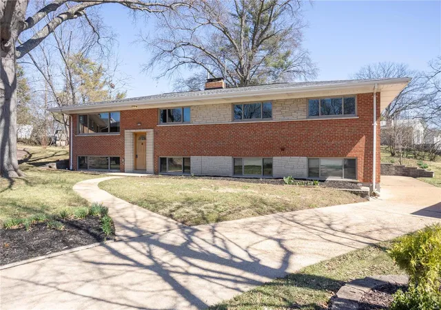 Photo 1 of Single family home for sale at 8904 Larchwood Ct, Saint Louis, MO 63126 | MLS# 25015019 | Listing updated on 2025-03-20