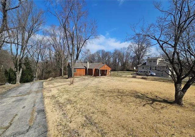 Photo 2 of Single family home for sale at 1137 Hudson Rd, Saint Louis, MO 63135 | MLS# 25015064 | Listing updated on 2025-03-13