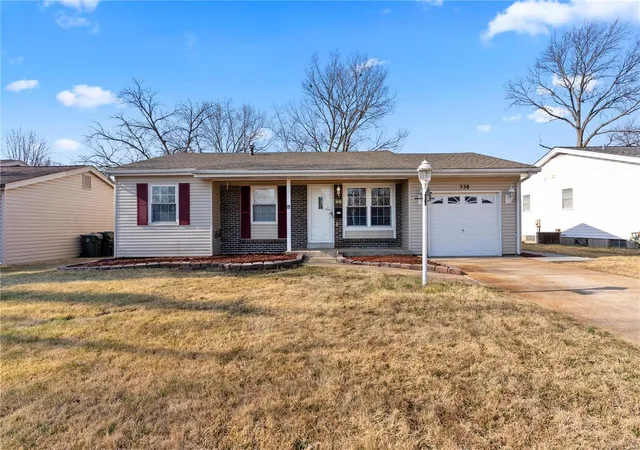 Photo 2 of Single family home for sale at 538 Fox Crst Dr, Hazelwood, MO 63042 | MLS# 25015074 | Listing updated on 2025-03-16