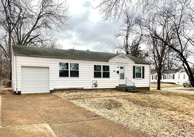 Photo 1 of Sale Pending at 10320 Ewell Dr, Saint Louis, MO 63137 | MLS# 25015083 | Listing updated on 2025-03-14