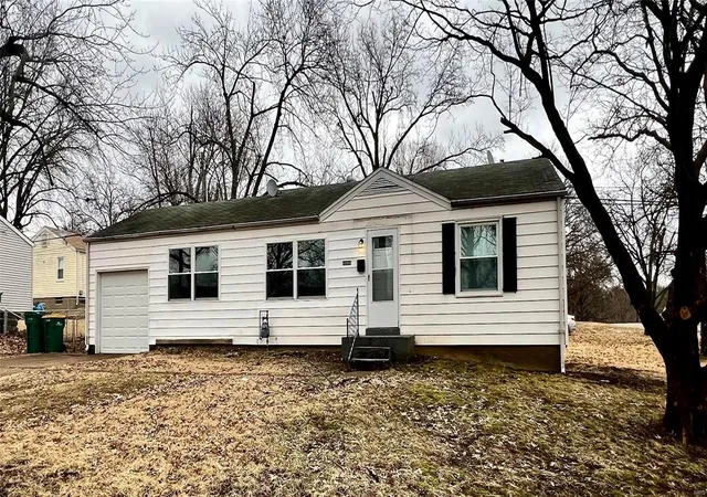 Photo 2 of Sale Pending at 10320 Ewell Dr, Saint Louis, MO 63137 | MLS# 25015083 | Listing updated on 2025-03-14