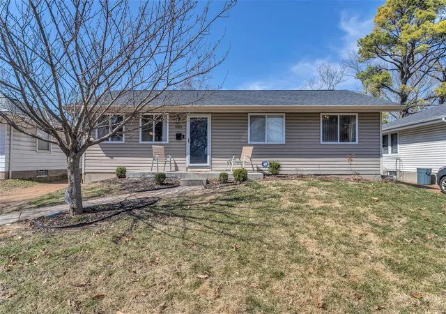 Photo 1 of Sale Pending at 7825 Adkins Ave, Saint Louis, MO 63123 | MLS# 25015090 | Listing updated on 2025-03-18