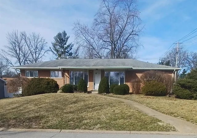 Photo 1 of Single family home for sale at 737 Villa Capri Ct, Saint Louis, MO 63132 | MLS# 25015096 | Listing updated on 2025-03-20