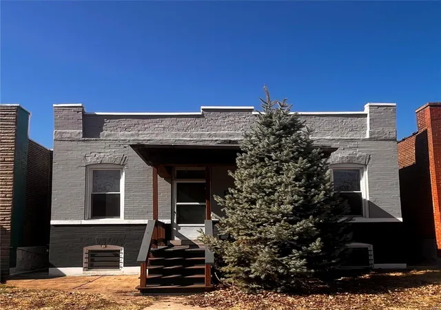 Photo 1 of Single family home for sale at 6451 S Kingshighway Blvd, Saint Louis, MO 63109 | MLS# 25015102 | Listing updated on 2025-03-20