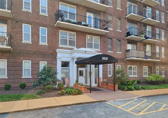 Homes for sale in Saint Louis, MO | 5630 Pershing Ave #12, Saint Louis, MO 63112 | MLS# 25015113