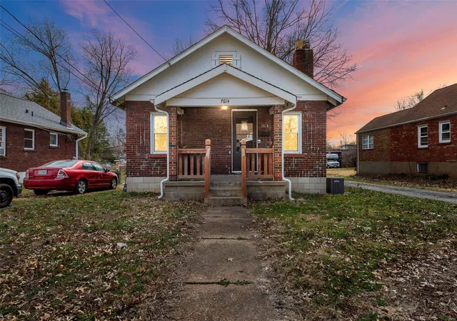Photo 1 of Single family home for sale at 7614 Fairham Ave, Saint Louis, MO 63130 | MLS# 25015160 | Listing updated on 2025-03-19