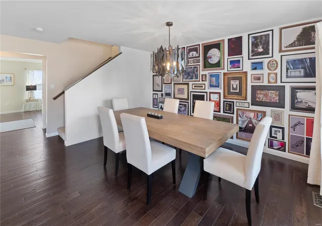 Photo 3 of Single family home for sale at 2004 Maryland Oaks Cir, Saint Louis, MO 63146 | MLS# 25015206 | Listing updated on 2025-03-18