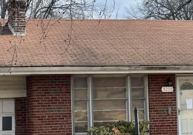 Photo 2 of Single family home for sale at 9250 Astoria Dr, Saint Louis, MO 63137 | MLS# 25015210 | Listing updated on 2025-03-13
