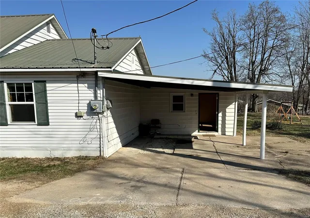 Photo 2 of Single family home for sale at 416 Agricultural St, Mexico, MO 65265 | MLS# 25015214 | Listing updated on 2025-03-13