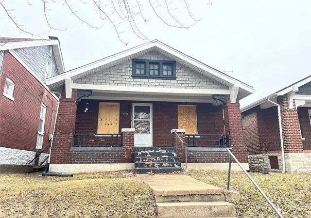 Photo 1 of Single family home for sale at 8415 N Broadway, Saint Louis, MO 63147 | MLS# 25015262 | Listing updated on 2025-03-18