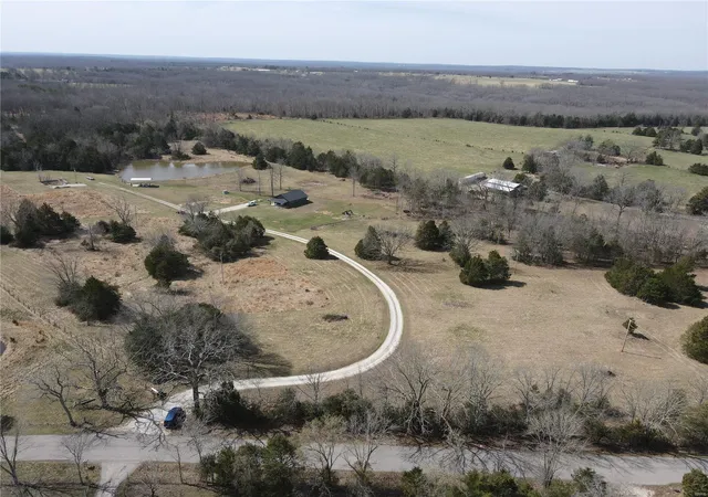 Photo 2 of Single family home for sale at 12237 County Road 3410, Saint James, MO 65559 | MLS# 25015270 | Listing updated on 2025-03-21