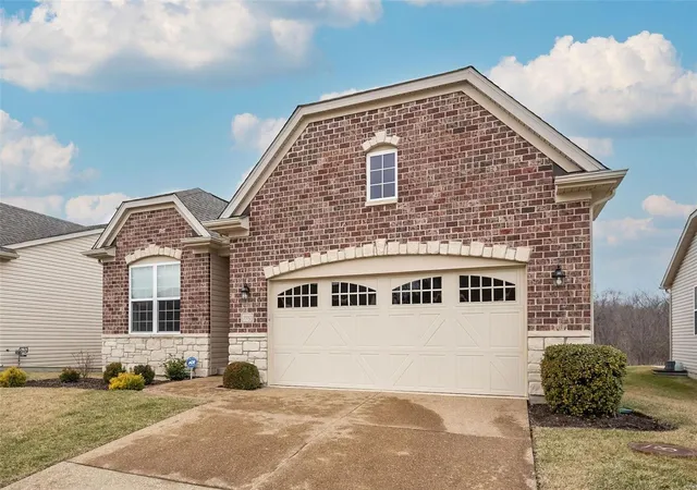 Photo 2 of Condo for sale at 1532 Woodside Hills Dr, Saint Peters, MO 63376 | MLS# 25015294 | Listing updated on 2025-03-17