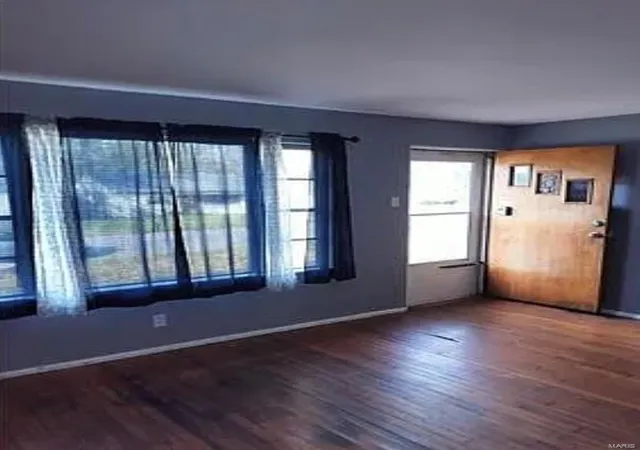 Photo 3 of Single family home for sale at 10074 Duke Dr, Saint Louis, MO 63136 | MLS# 25015296 | Listing updated on 2025-03-17