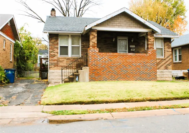 Photo 1 of Single family home for sale at 1485 Engelholm Ave, Saint Louis, MO 63133 | MLS# 25015309 | Listing updated on 2025-03-19