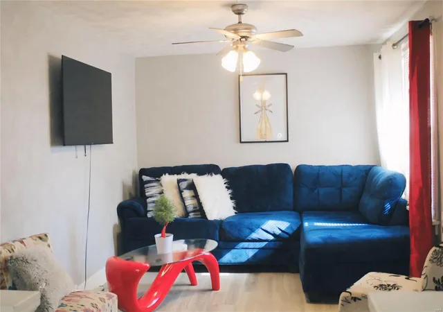 Photo 3 of Single family home for sale at 1485 Engelholm Ave, Saint Louis, MO 63133 | MLS# 25015309 | Listing updated on 2025-03-19
