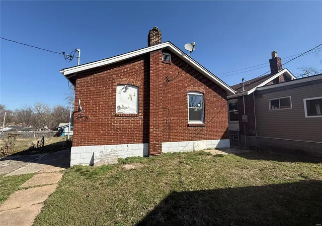 Photo 3 of Single family home for sale at 1156 Canaan Ave, Saint Louis, MO 63147 | MLS# 25015318 | Listing updated on 2025-03-15