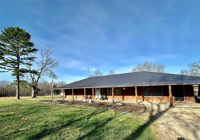 Photo 3 of Single family home for sale at 20097 County Road 1230, Saint James, MO 65559 | MLS# 25015320 | Listing updated on 2025-03-21