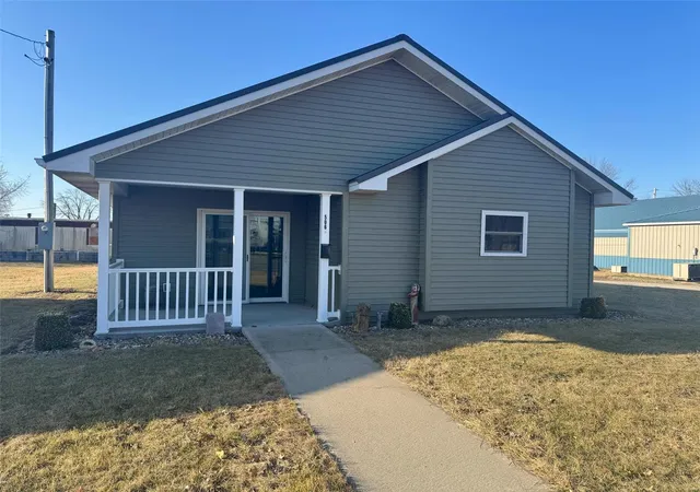 Photo 1 of Single family home for sale at 506 E Main St, Kahoka, MO 63445 | MLS# 25015333 | Listing updated on 2025-03-14