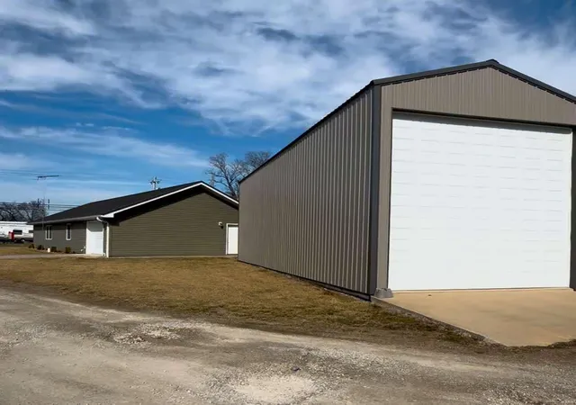 Photo 10 of Single family home for sale at 506 E Main St, Kahoka, MO 63445 | MLS# 25015333 | Listing updated on 2025-03-14