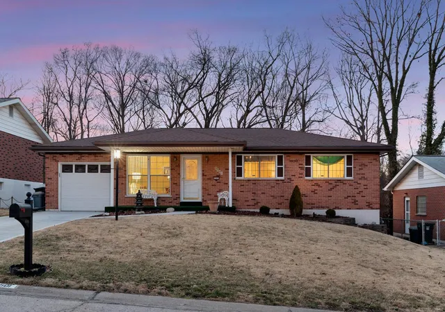 Photo 1 of Single family home for sale at 3501 Glen Bay Dr, Saint Louis, MO 63125 | MLS# 25015357 | Listing updated on 2025-03-20