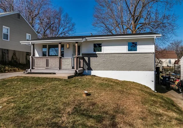 Photo 1 of Single family home for sale at 2019 Huntington Ave, Saint Louis, MO 63114 | MLS# 25015389 | Listing updated on 2025-03-15