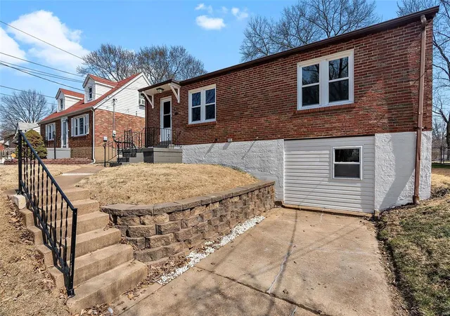 Photo 2 of Single family home for sale at 3534 Boswell Ave, Saint Louis, MO 63114 | MLS# 25015390 | Listing updated on 2025-03-17