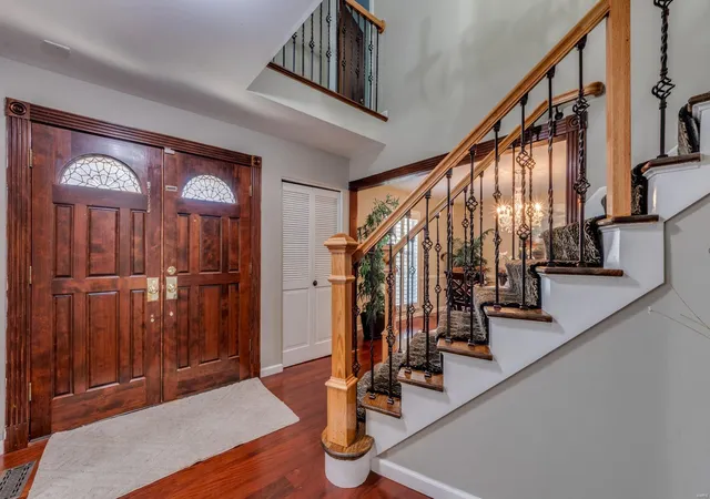 Photo 3 of Single family home for sale at 12218 Sommerton Ct, Saint Louis, MO 63141 | MLS# 25015397 | Listing updated on 2025-03-21