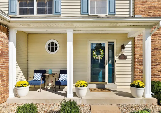 Photo 3 of Single family home for sale at 2153 Telford Dr, Saint Louis, MO 63125 | MLS# 25015410 | Listing updated on 2025-03-20