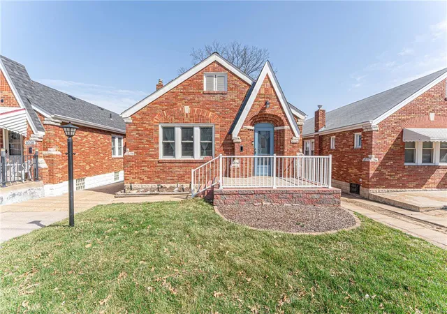 Photo 1 of Sale Pending at 9340 Mackenzie Rd, Saint Louis, MO 63123 | MLS# 25015424 | Listing updated on 2025-03-17