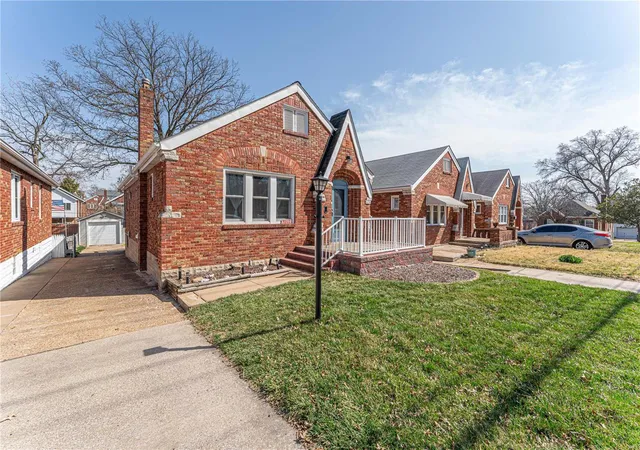 Photo 2 of Sale Pending at 9340 Mackenzie Rd, Saint Louis, MO 63123 | MLS# 25015424 | Listing updated on 2025-03-17